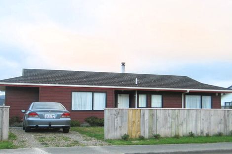 Photo of property in 16 Cathie Place, Karori, Wellington, 6012