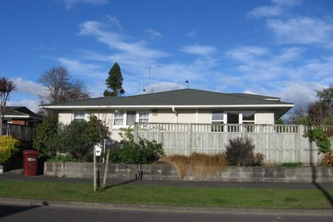 Photo of property in 15 Linmor Place, Terrace End, Palmerston North, 4410
