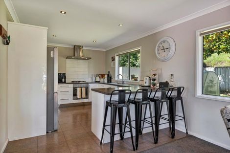 Photo of property in 15a Heta Road, Highlands Park, New Plymouth, 4312