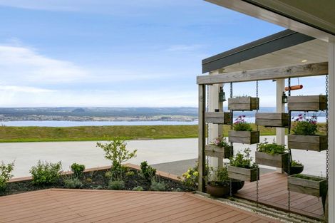 Photo of property in 48 Edge Hill, Acacia Bay, Taupo, 3385