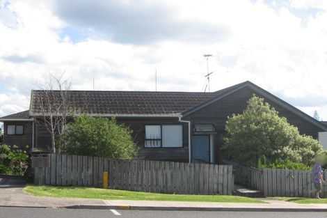 Photo of property in 5/17 Akoranga Drive, Northcote, Auckland, 0627