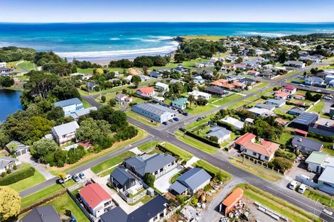 Photo of property in 23 Layard Street, Opunake, 4616