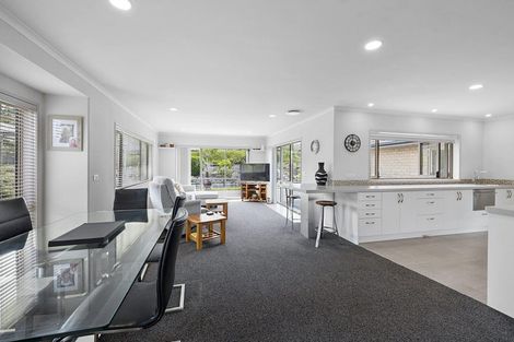 Photo of property in 27 Redwood Crescent, Hurdon, New Plymouth, 4310