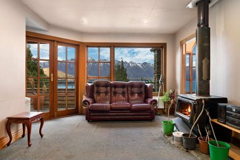 Photo of property in 8 Aspen Grove, Fernhill, Queenstown, 9300