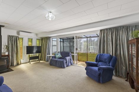 Photo of property in 32 Beaumont Crescent, Frankleigh Park, New Plymouth, 4310