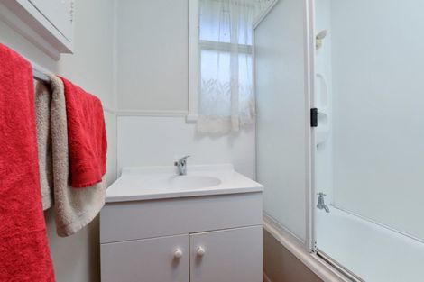 Photo of property in 55 Ross Crescent, Fairfield, Hamilton, 3214