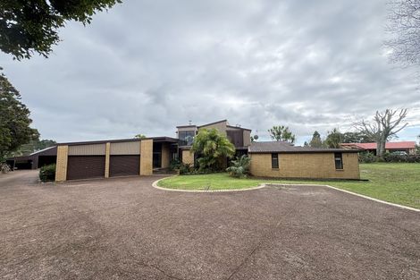 Photo of property in 412 Taupaki Road, Kumeu, 0892