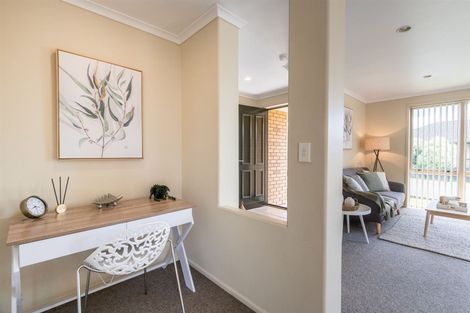 Photo of property in 4 Willscarlet Lane, Hamilton East, Hamilton, 3216