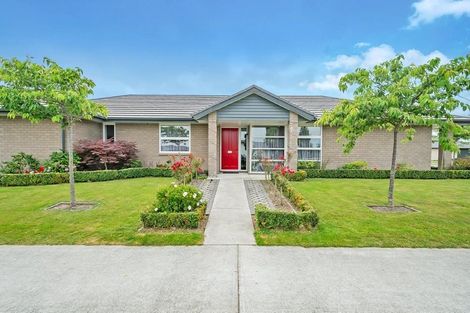 Photo of property in 21 Shillingford Boulevard, Rolleston, 7615