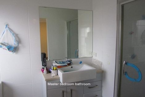 Photo of property in 119 Fernhill Way, Oteha, Auckland, 0632