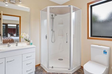 Photo of property in 8 The Circle, Nukuhau, Taupo, 3330