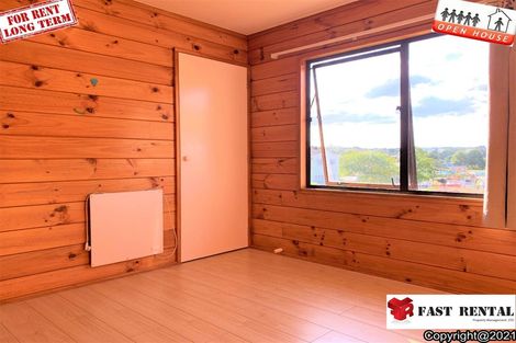 Photo of property in 2/70 College Road, Northcote, Auckland, 0627