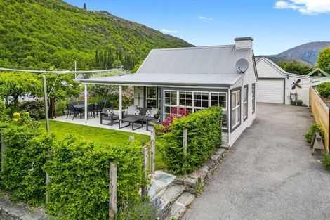 Photo of property in 22 Cornwall Street, Arrowtown, 9302