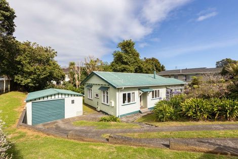 Photo of property in 6 Calvert Road, Moturoa, New Plymouth, 4310