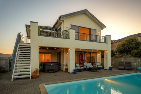 Photo of property in 1 Crown Terrace, Britannia Heights, Nelson, 7010