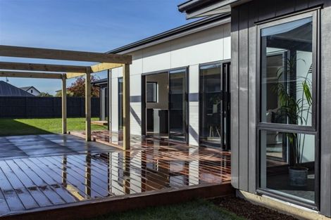 Photo of property in 27 Valour Drive, Rangiora, 7400