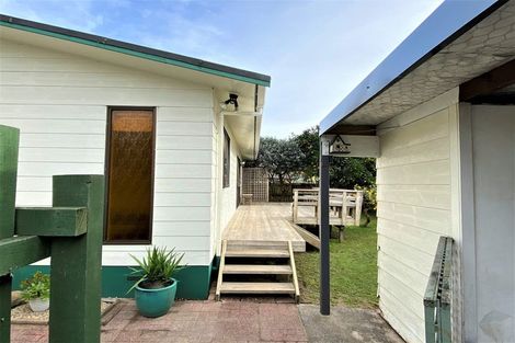 Photo of property in 12a Tamaki Bay Drive, Pakuranga, Auckland, 2010