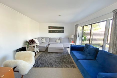 Photo of property in 1/307a Wairau Road, Totara Vale, Auckland, 0627