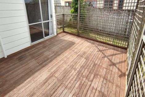 Photo of property in 25 Lisa Rise, Half Moon Bay, Auckland, 2012