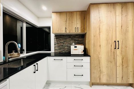 Photo of property in 6 Ronald Woolf Place, Churton Park, Wellington, 6037