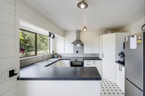 Photo of property in 106 Tiakitai Road, Waimarama, Havelock North, 4294