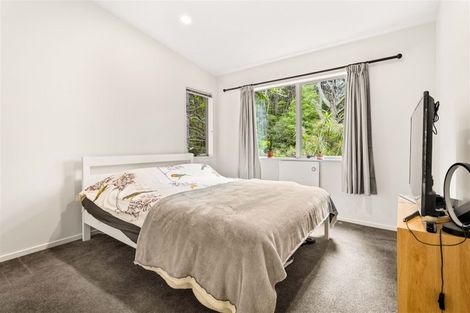 Photo of property in 2/72 Spinella Drive, Bayview, Auckland, 0629