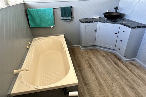 Photo of property in 2 Newcastle Street, Hokowhitu, Palmerston North, 4410