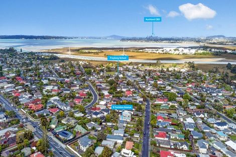 Photo of property in 8 Coniston Avenue, Te Atatu South, Auckland, 0610