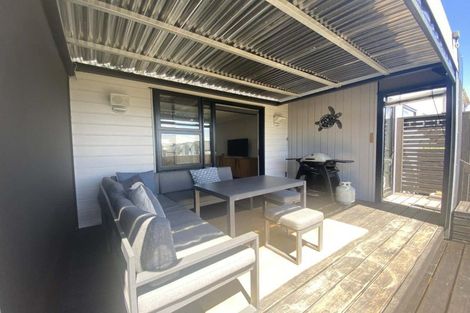 Photo of property in 15 Seafarer Crescent, Stanmore Bay, Whangaparaoa, 0932