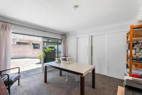 Photo of property in 2/52 Maxwelton Drive, Mairangi Bay, Auckland, 0630