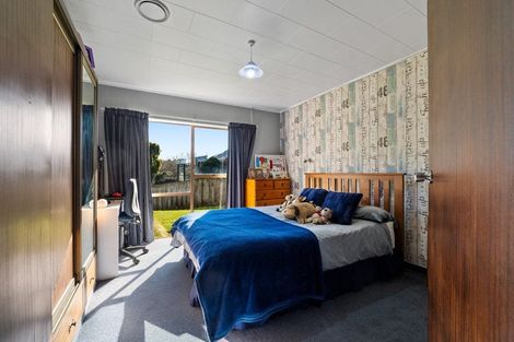 Photo of property in 15 Quin Crescent, Hawera, 4610