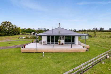 Photo of property in 145 Johns Road, Tariki, Inglewood, 4388