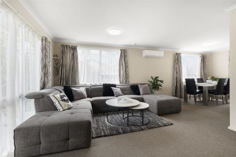 Photo of property in 4 Denniston Crescent, Redwood, Christchurch, 8051