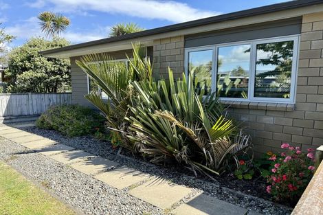 Photo of property in 46 Simpson Crescent, Raumati Beach, Paraparaumu, 5032