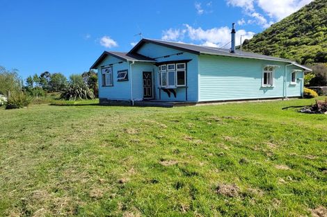 Photo of property in 185 Bucks Road, Tauwharenikau, Featherston, 5773