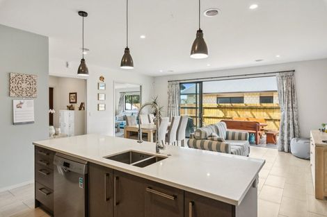 Photo of property in 92 The Drive, Paraparaumu Beach, Paraparaumu, 5032