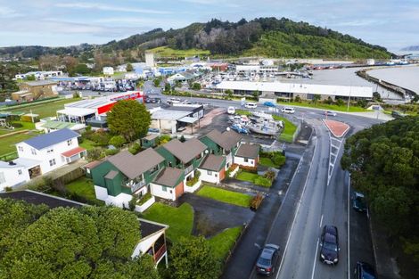 Photo of property in 67 Esplanade, Kaiti, Gisborne, 4010