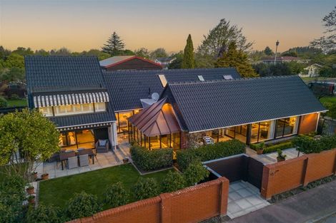 Photo of property in 33 Lavandula Crescent, Burnside, Christchurch, 8042