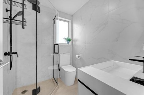 Photo of property in 57e Edmonton Road, Henderson, Auckland, 0612