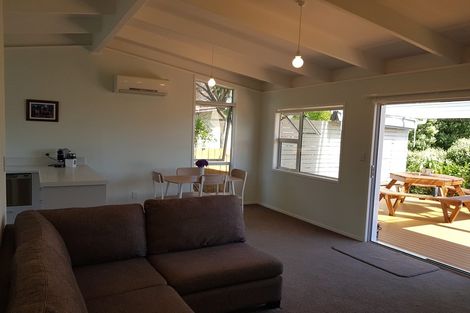 Photo of property in 2 Taihiki Road, Clarks Beach, 2122