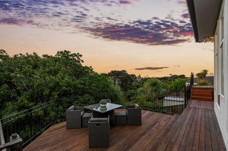 Photo of property in 34 Vermeer Place, West Harbour, Auckland, 0618