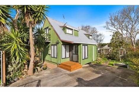 Photo of property in 2/10 Mcinnes Road, Weymouth, Auckland, 2103