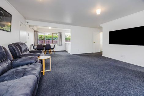 Photo of property in 4/17 Ross Martin Court, Conifer Grove, Takanini, 2112