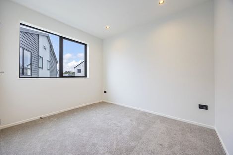 Photo of property in 8 Kartolina Crescent, Kumeu, 0810