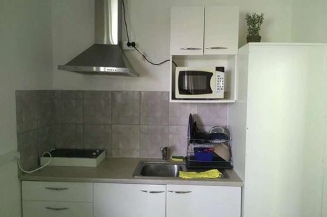 Photo of property in 2/3 Manutara Avenue, Forrest Hill, Auckland, 0620