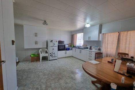 Photo of property in 102 Awanui Street, Merrilands, New Plymouth, 4312