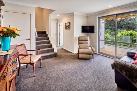 Photo of property in 10 Hervey Way, Kaiwharawhara, Wellington, 6035