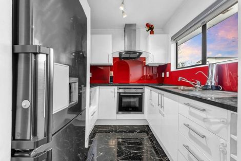 Photo of property in 3/21 Northall Road, New Lynn, Auckland, 0600