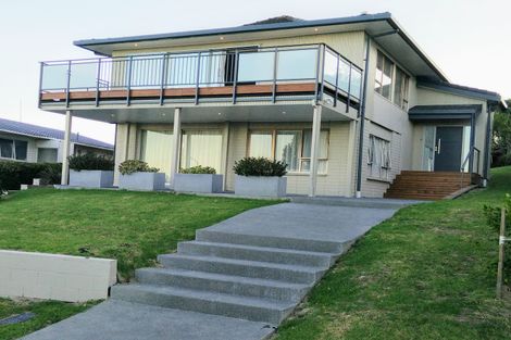 Photo of property in 38 Agincourt Street, Glenfield, Auckland, 0629