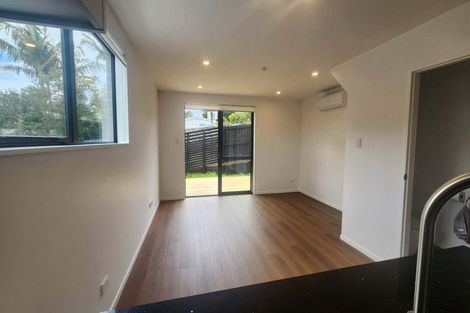 Photo of property in 2/19 Roberts Road, Glenfield, Auckland, 0629